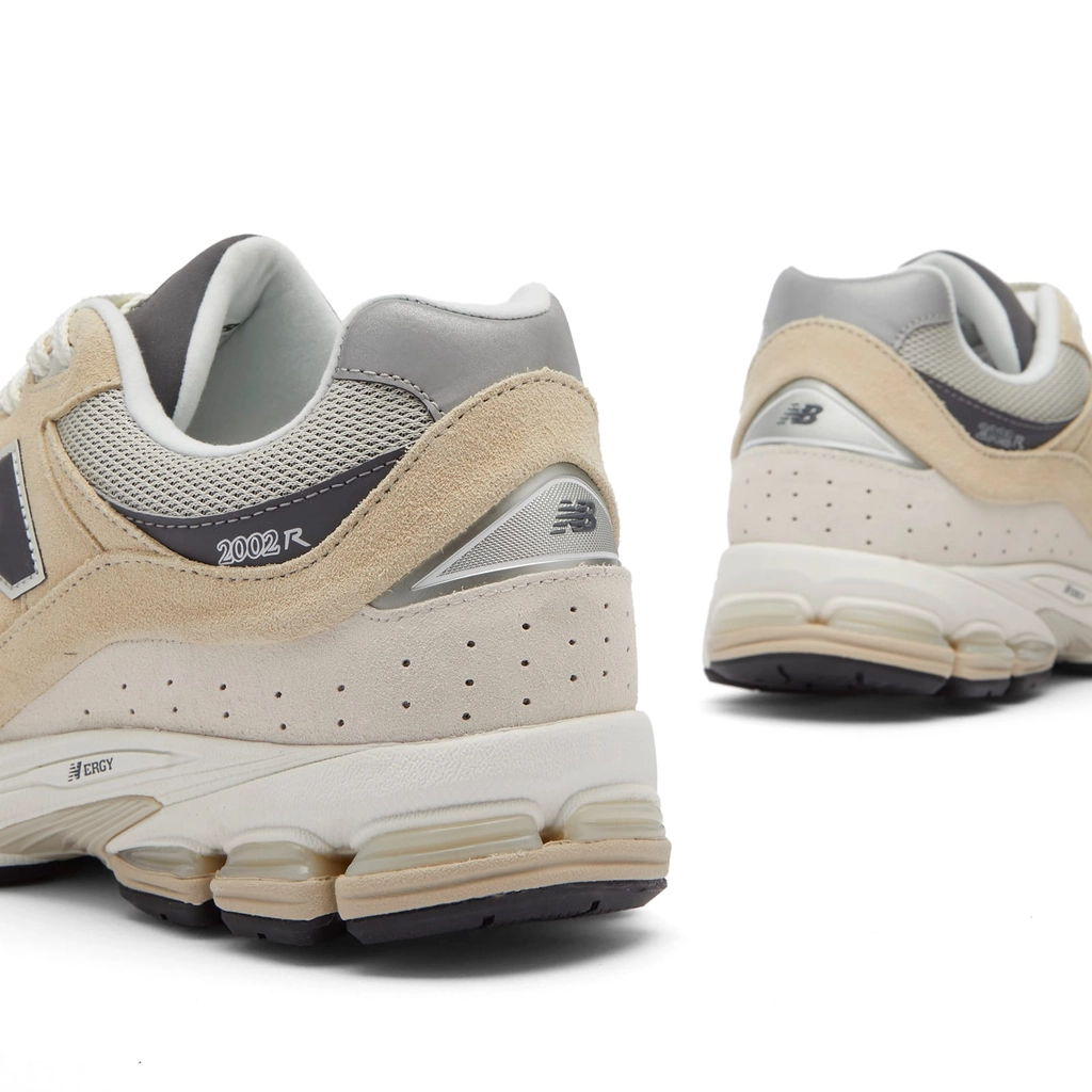 New Balance M2002RFA Sandstone